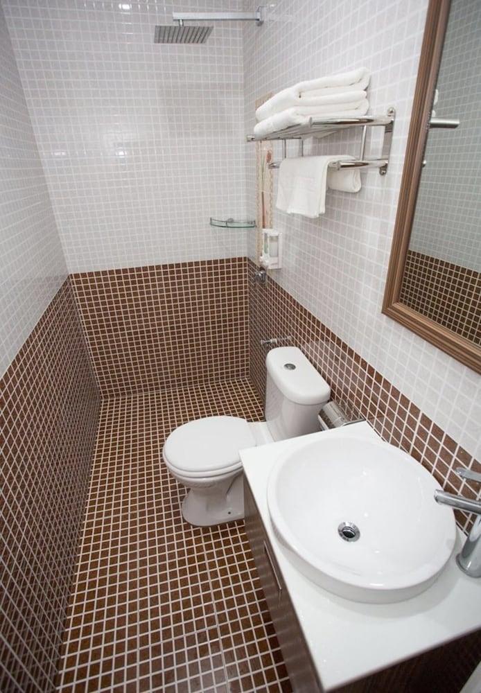 Hotel Zamburger Nur Ramadhan - Previously G Home Hotel Kota Bharu Eksteriør bilde